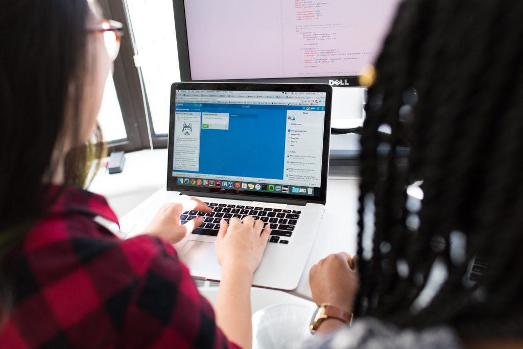 5 Handy Tools to Master to Manage your Business Online Reputation