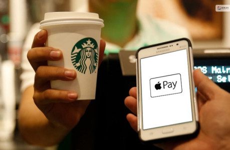 Does Starbucks take apple pay