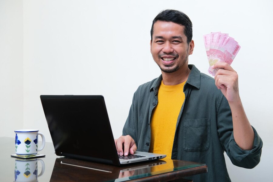 Part-Time Jobs And Side Hustles: Balancing Work And Study For Financial Success