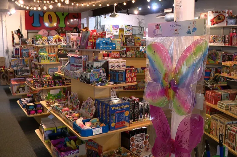 Asheville shoppers help boost local economy over holiday weekend