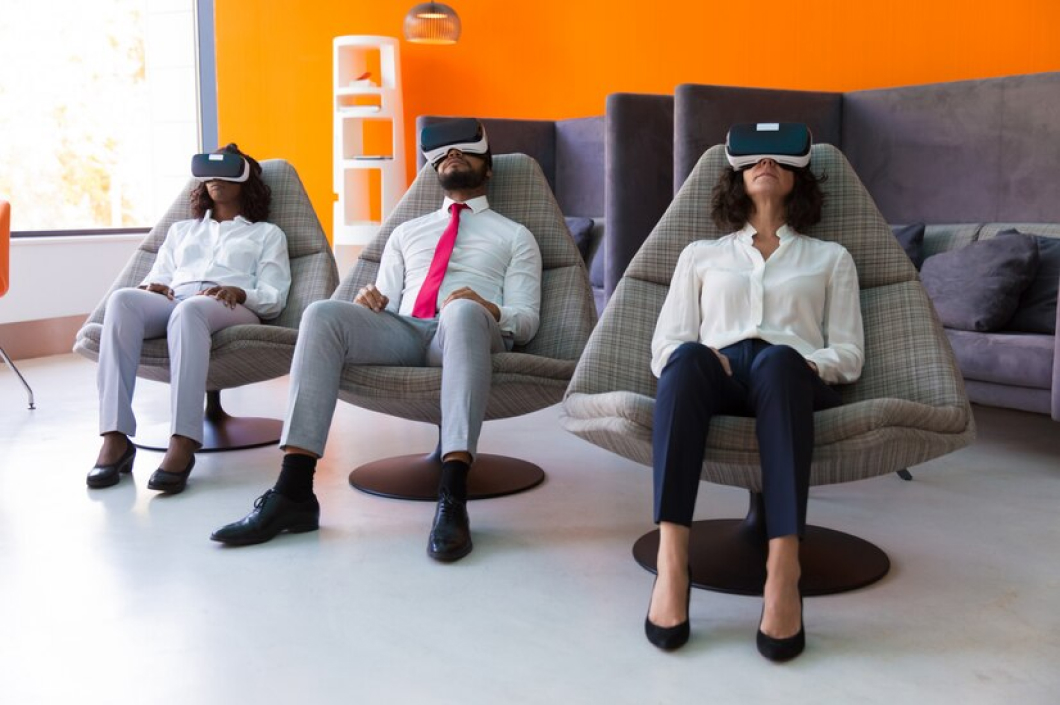 How Virtual Reality Training Helps Businesses