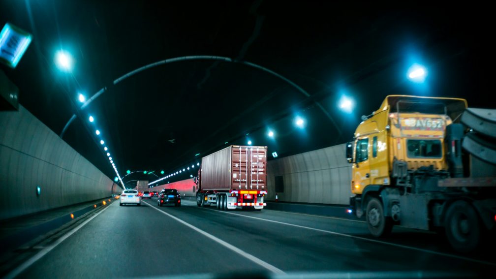 The Business Impact of Semi-Truck Accidents and Legal Expertise in New Jersey