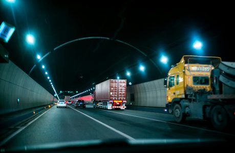 The Business Impact of Semi-Truck Accidents and Legal Expertise in New Jersey